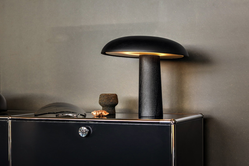 classicon-forma-table-lamp-black-usm-hz-photo-kaune.jpg